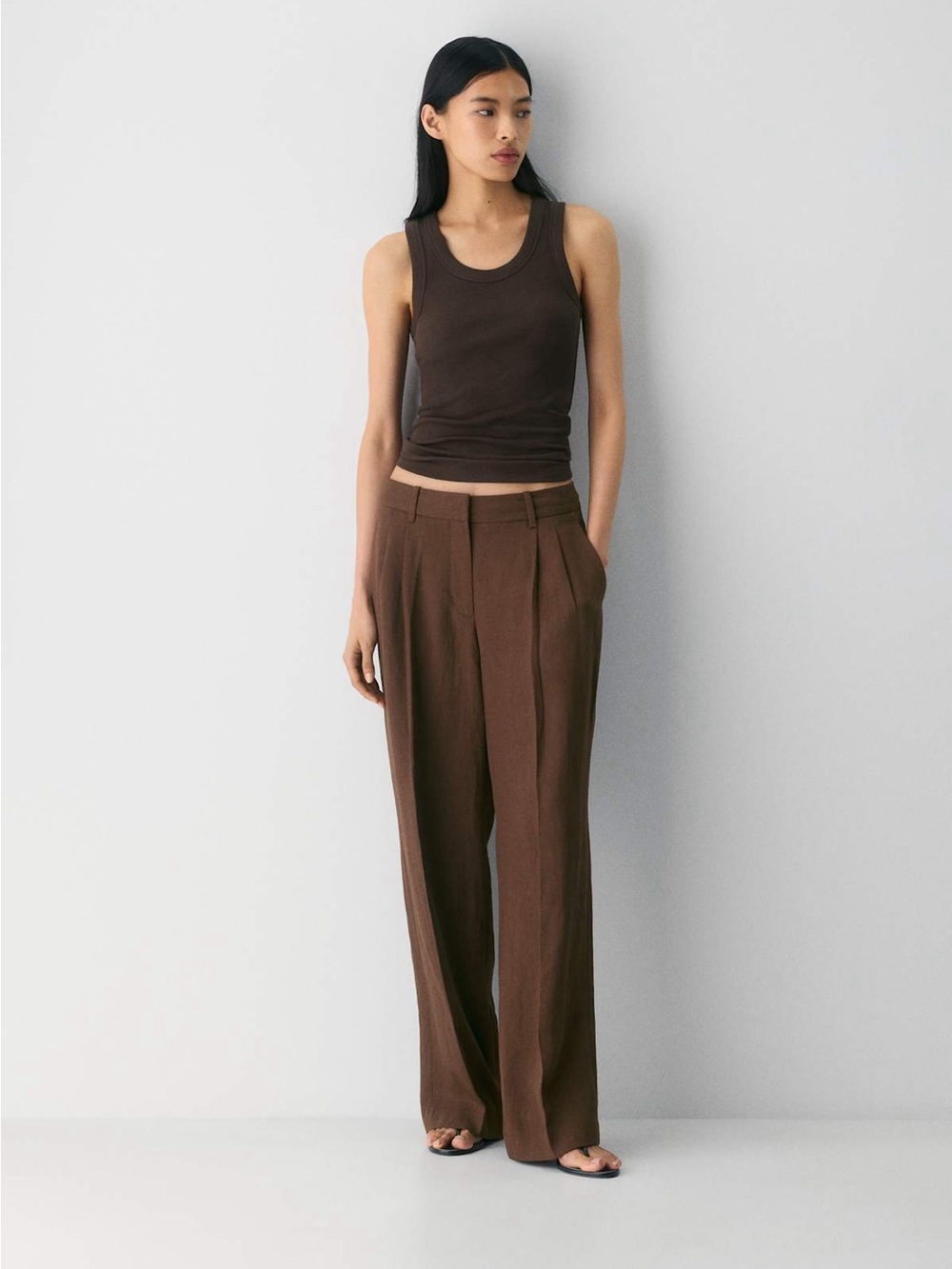 Aritzia Wilfred The Effortless Pant Brown Wide Leg Pleated Trousers Size 4